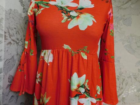 Velmi pekne šaty, 34