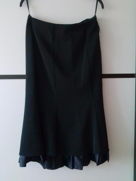 Čierny vzorovaný kostým so suknou, l