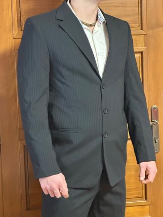 Pánsky oblek tmavý prúžkovaný, m