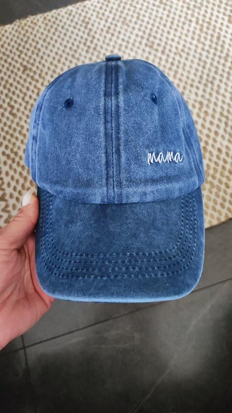 Šiltovka s výšivkou mama, 