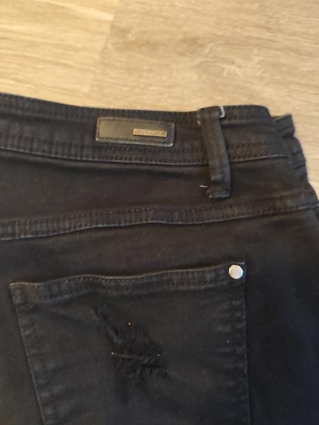 Čierne džínsy, reserved,40