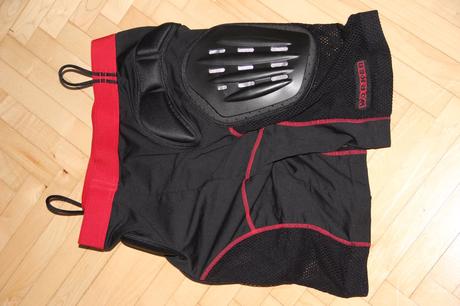 Kraťasové chrániče na motoršporty veľkosť xl, 