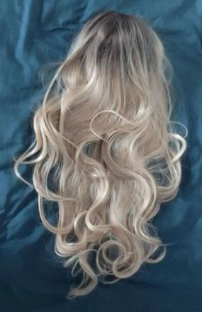 Parochňa blond, 