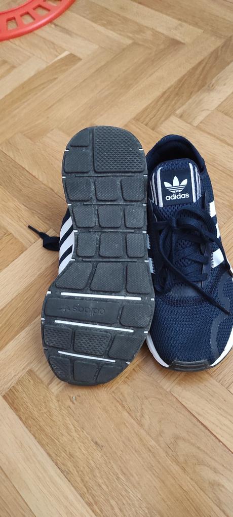 Damske tenisky nove, adidas,38