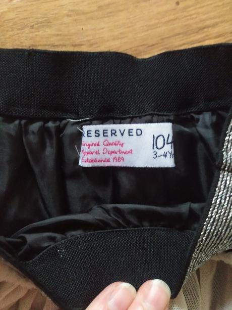 Tylova trblietava suknicka, reserved,104