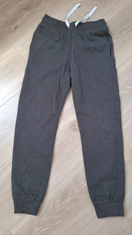 Chlapčenské  tepláky tenké, h&m,140