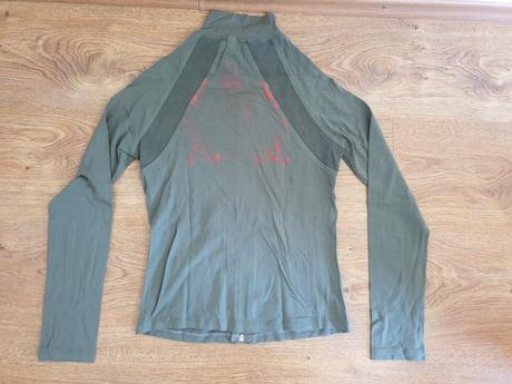 Olivový sveter, 152