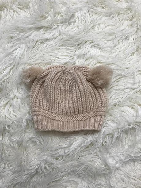 Čiapka s bambulkami, 62