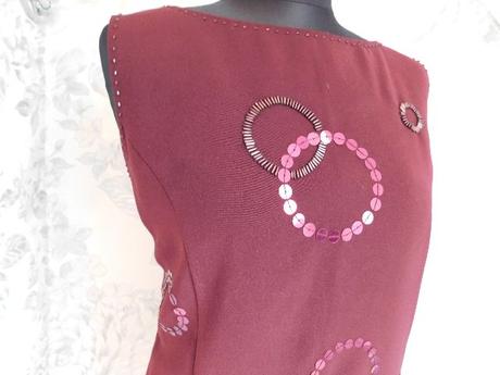 Kvalitne velmi pekne puzdrove šaty, 44