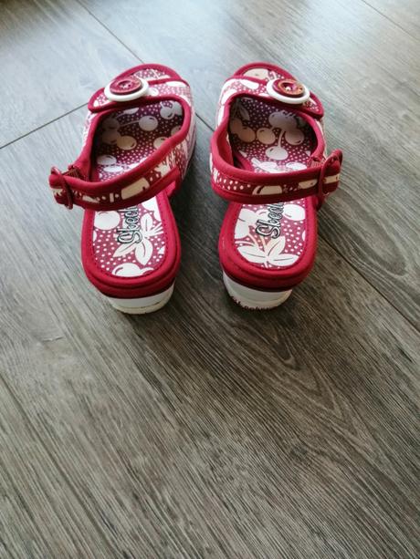 Sandálky, skechers,37