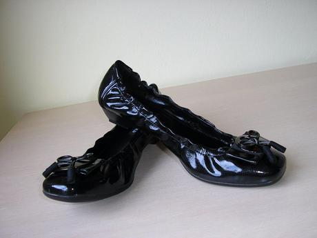 Čierne balerinky na malickom opatku  leskle, 38