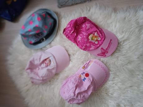 Šiltovky 3ks + klobúk 1x 54 cm, 54