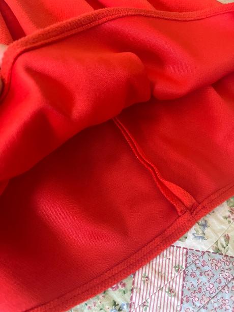 Oranzovo-cervena sukna, m