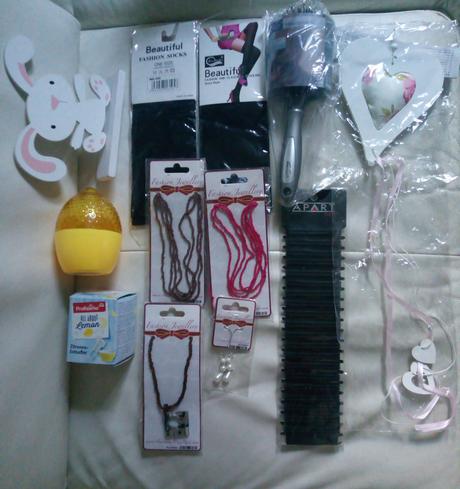 Mix nových dekorácii, bižutérie, doplnkov..., 