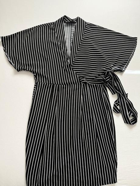 Letné pásikavé šaty, 40