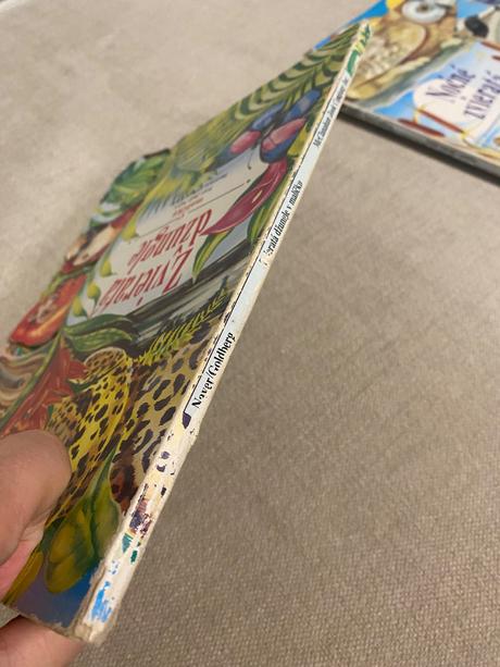 Krásne leporelo zvieratá džungle judy nayer,