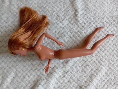 Barbie midge s náušnicami 1993,