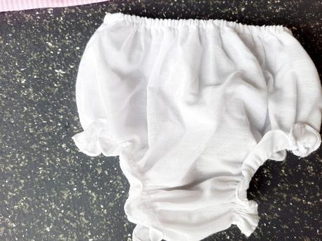 Šatočky + klobúčik + gaťky na plienku na 6-12 mes., 68