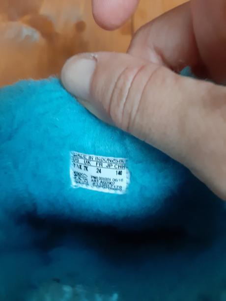 Predam zimne cizmy, adidas,24