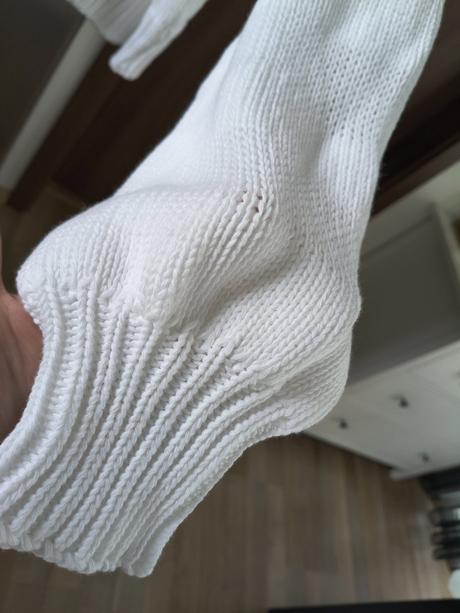 Benetton voľný biely nádherný sveter na gombíky, benetton,m