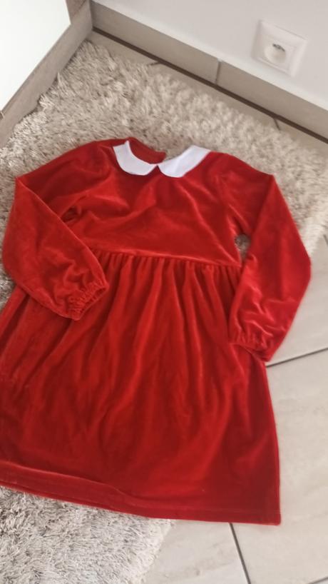 Červené zamatové šaty s golierikom, 128