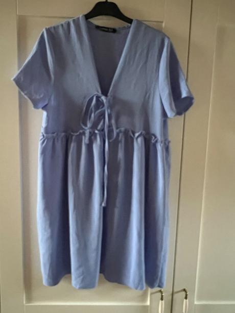 Ľahké šaty boohoo 38, 38