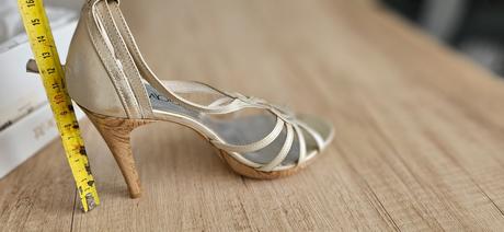 Zlaté sandálky č.37, 37