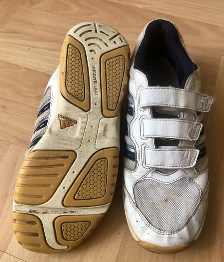 Tenisky s bielou podražkou, adidas,36