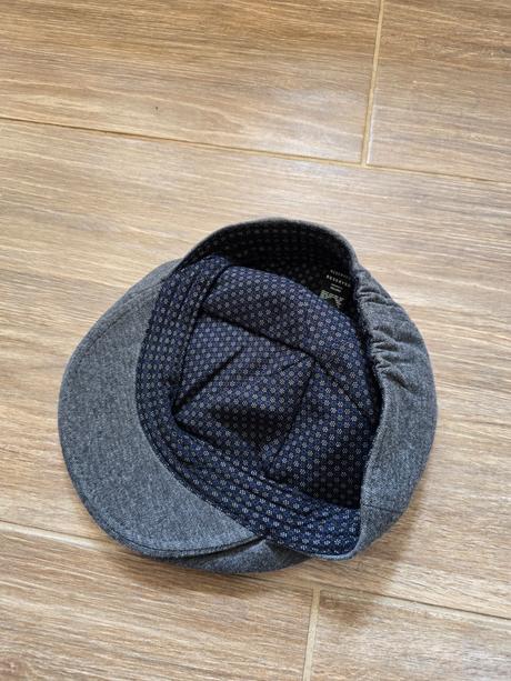 Baretka m, reserved,m