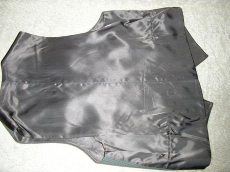 1210. hnedý oblek, s