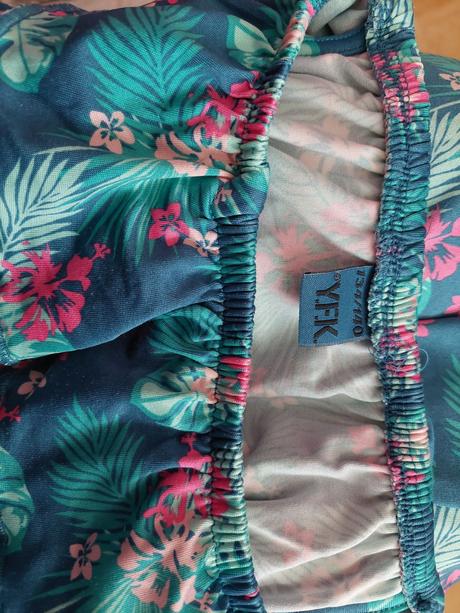 Dievčenské šaty, 134