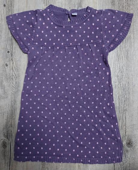 Fialové bodkované pletené šaty, 110