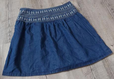 Modra vysivana sukna denim. vzhladu, s