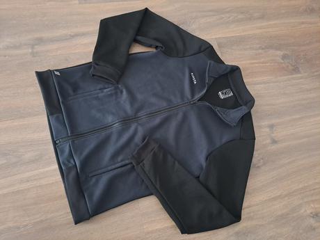 Turisticka mikina, 152