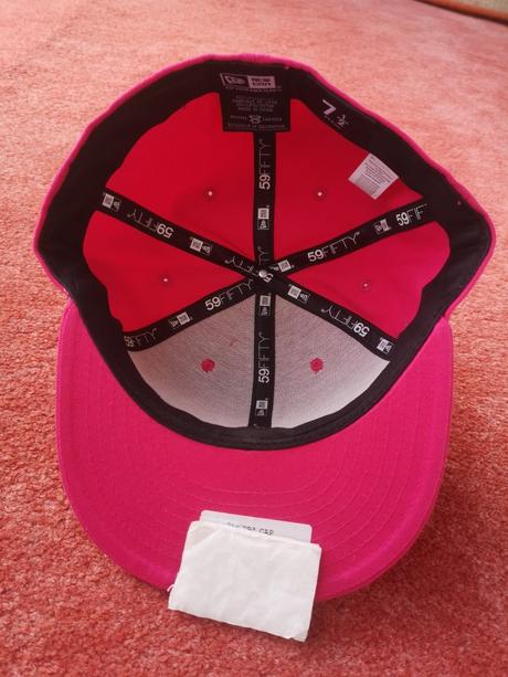 New era dámska šiltovka veľkosť 7 1/2 (59,6cm), 