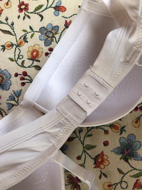 Podprsenka, secret possessions,70b