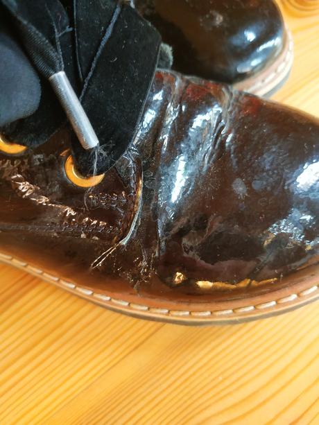 Lakované čižmičky, 28