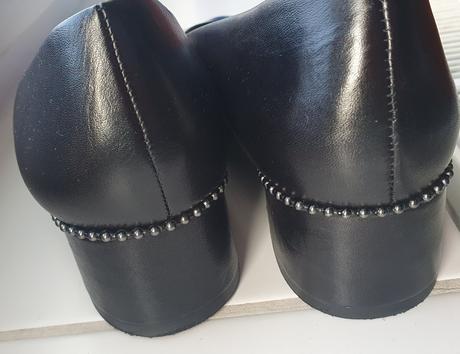 Čierne lodičky, lasocki,39