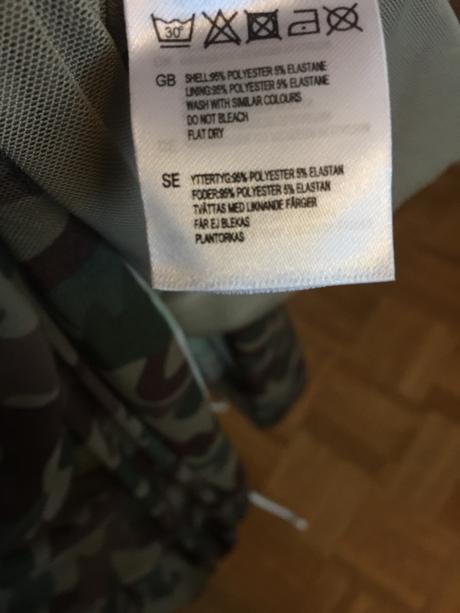 Jemnucke maskacove saty s dlhým rukavom, s