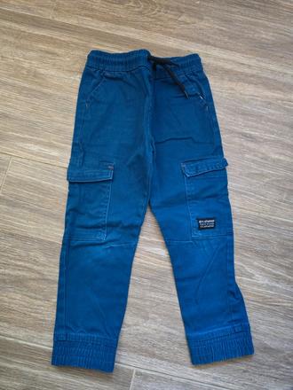 Nohavice č.104, 104