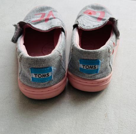 Krásne topánočky toms, 24