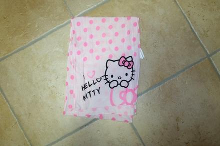 Zachovalý, bez vady - 133cm, hello kitty,110