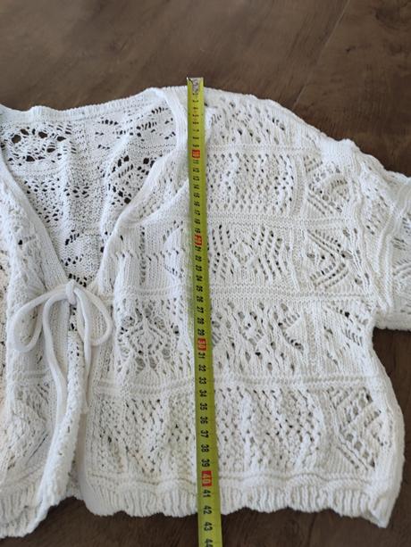 Dámske svetrikove bolerko bershka, l