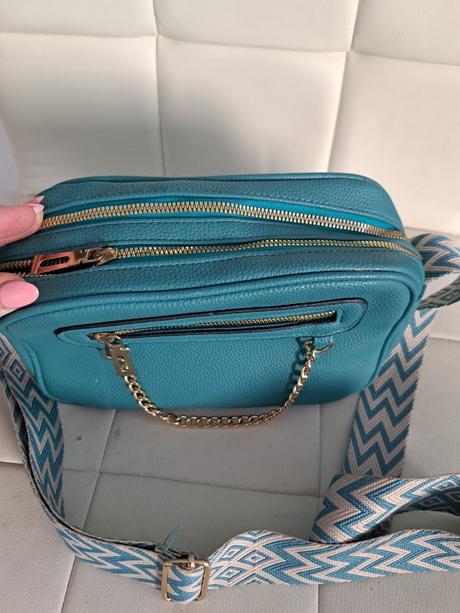 Tyrkysová crossbody kabelka, 