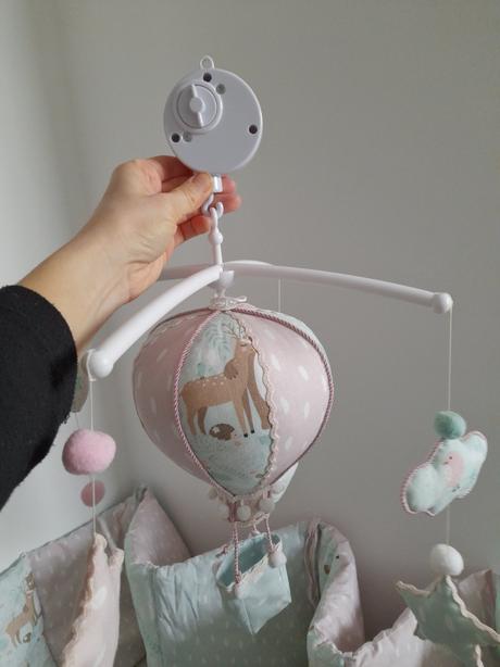 Mantinel a kolotoč do postieľky, šírka (cm): 60