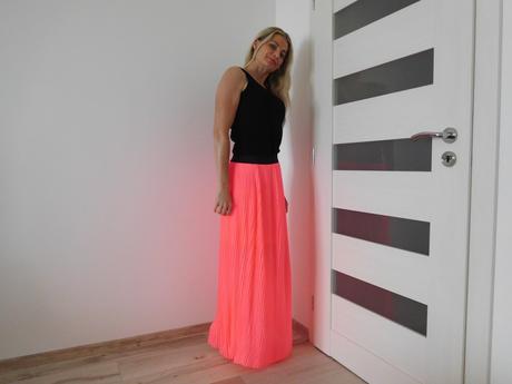 Suknička neonkovo ružová plysovaná, pás do gumy,, s