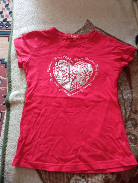 Vianočné tričko so srdcom a vločkami, 134