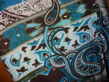 Dlhšie šaty s rôznymi vzormni, m