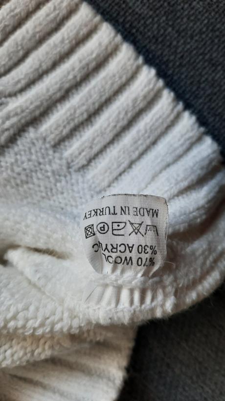 Biela vesta s opaskom, s