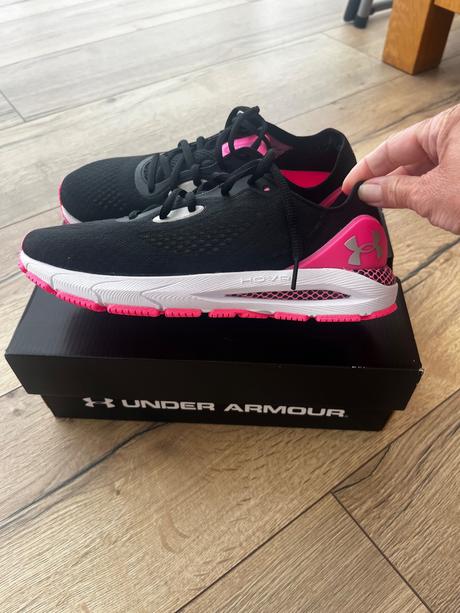 Damske bežecké tenisky ua, under armour,36